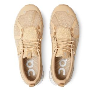 On Running Cloud Terry. Women’s color dune Size 10. Never worn.